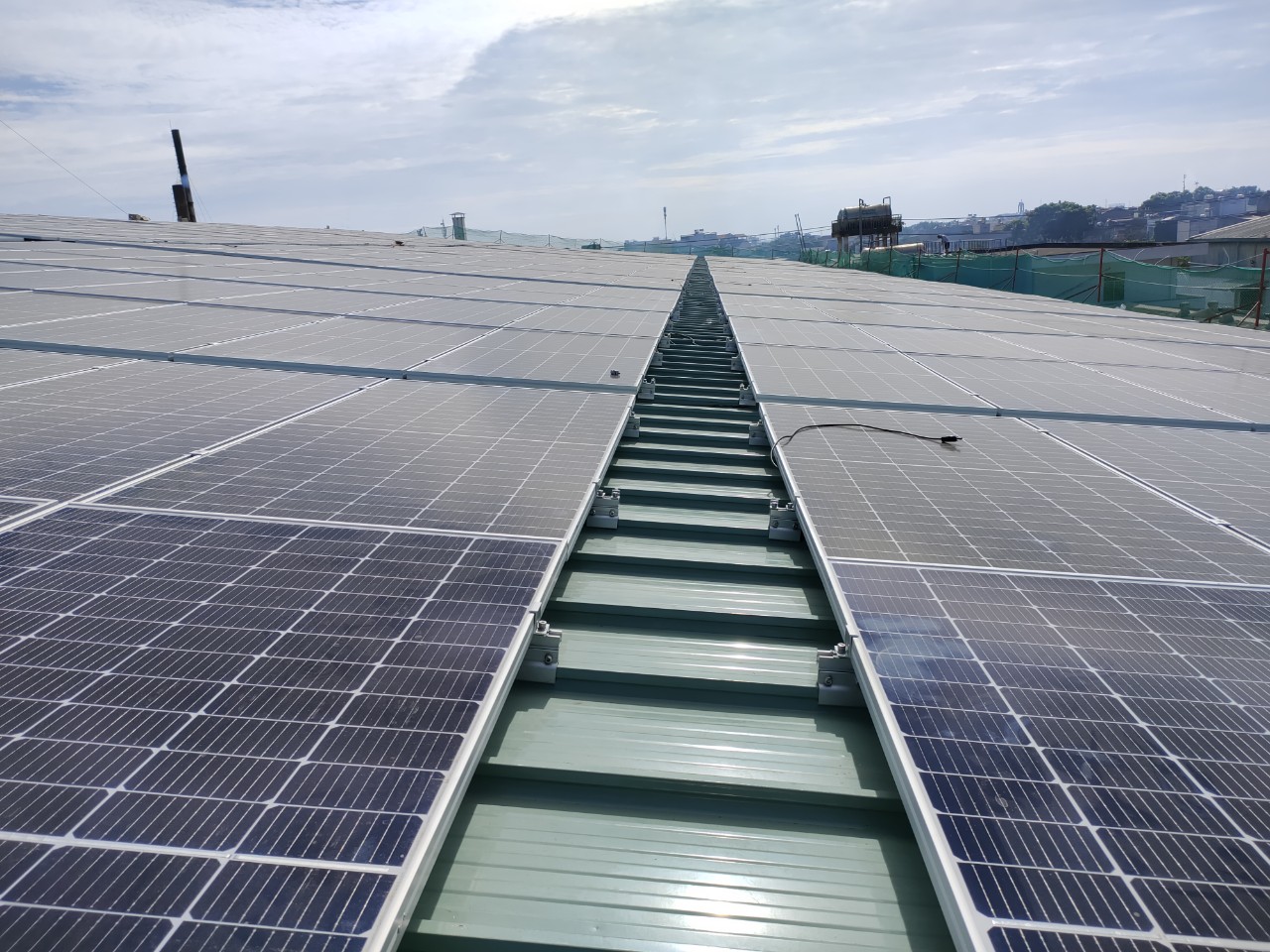 Thi công điện mặt trời